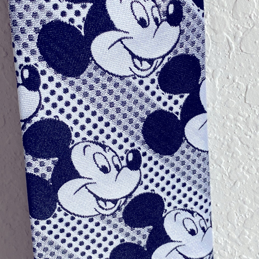 Disney Men’s Mickey Mouse Tie by Cervantes. - Picture 8 of 9